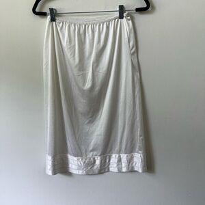 Mel-Lin Women's White 3 Sectioned Bottom Nylon Half Slip Skirt Medium